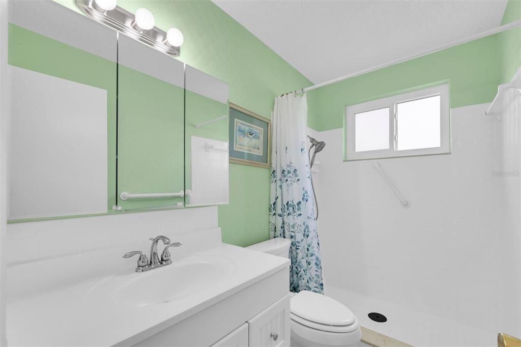 For Rent: $2,300 (2 beds, 2 baths, 1120 Square Feet)