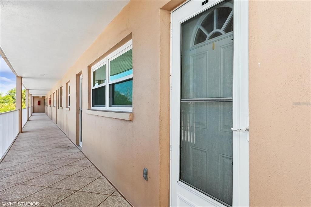 For Sale: $274,900 (1 beds, 1 baths, 950 Square Feet)