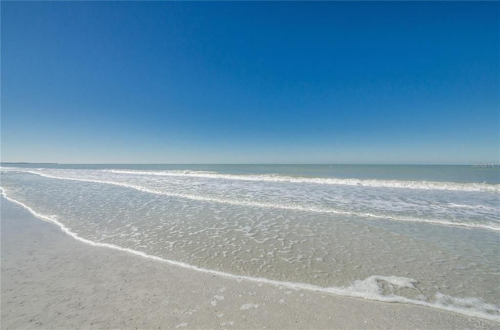 For Sale: $274,900 (1 beds, 1 baths, 950 Square Feet)