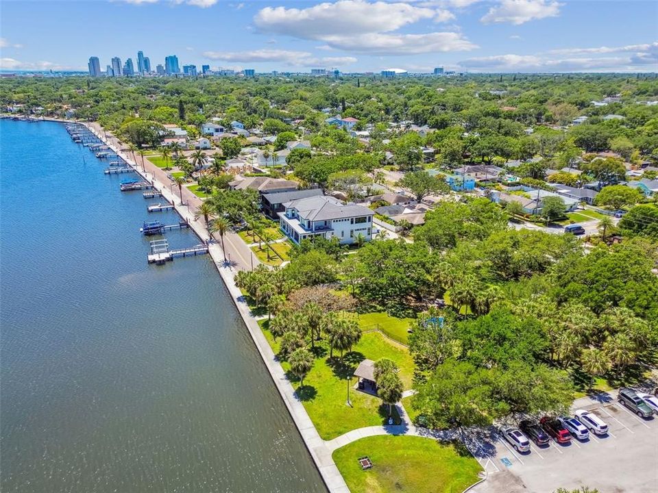 En Venta: $692,000 (2 camas, 2 baños, 1311 Pies cuadrados)
