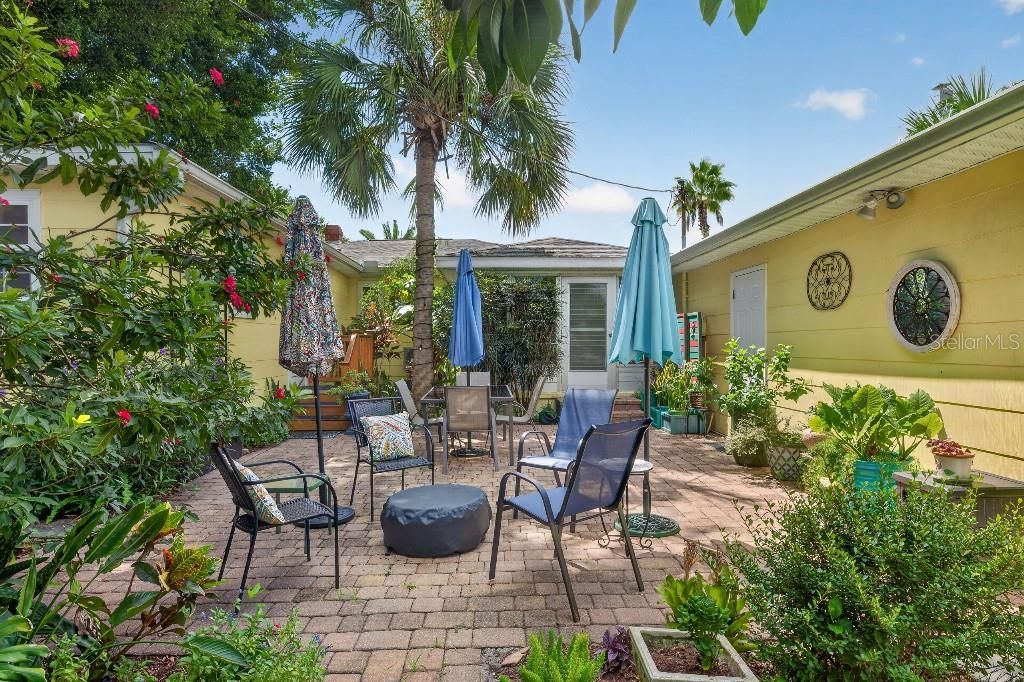 En Venta: $692,000 (2 camas, 2 baños, 1311 Pies cuadrados)