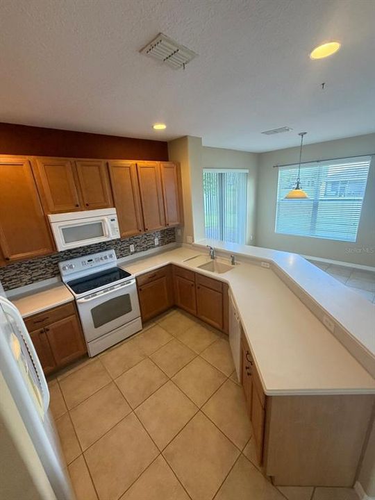 For Rent: $2,550 (4 beds, 3 baths, 2227 Square Feet)