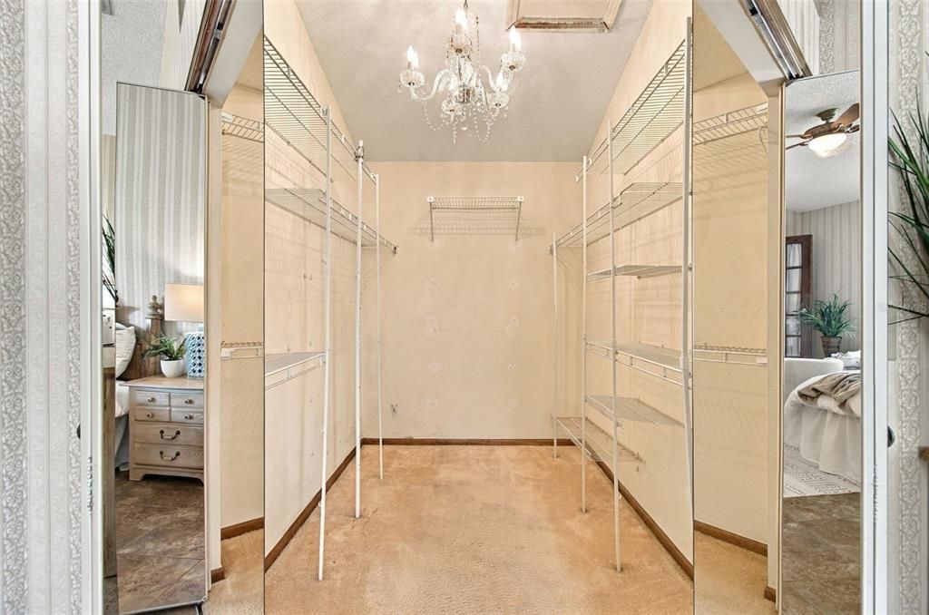 Activo con contrato: $450,000 (3 camas, 2 baños, 1577 Pies cuadrados)