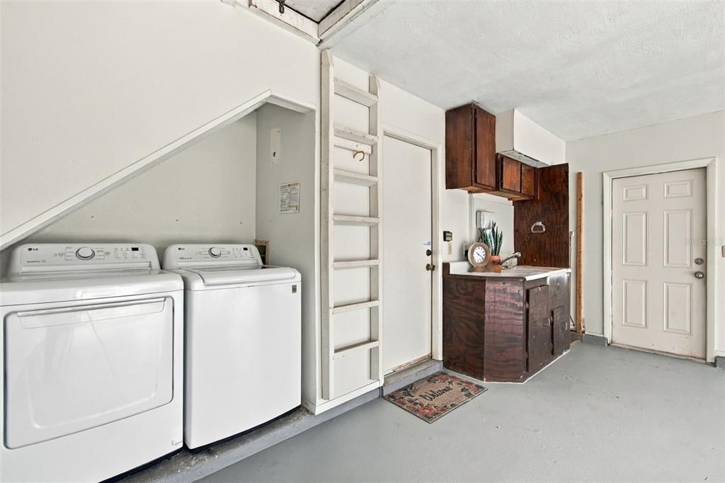 Activo con contrato: $450,000 (3 camas, 2 baños, 1577 Pies cuadrados)