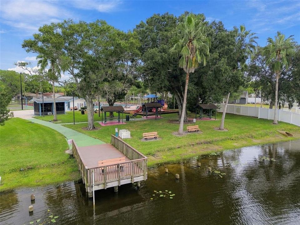 Activo con contrato: $450,000 (3 camas, 2 baños, 1577 Pies cuadrados)