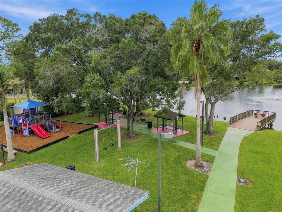 Activo con contrato: $450,000 (3 camas, 2 baños, 1577 Pies cuadrados)