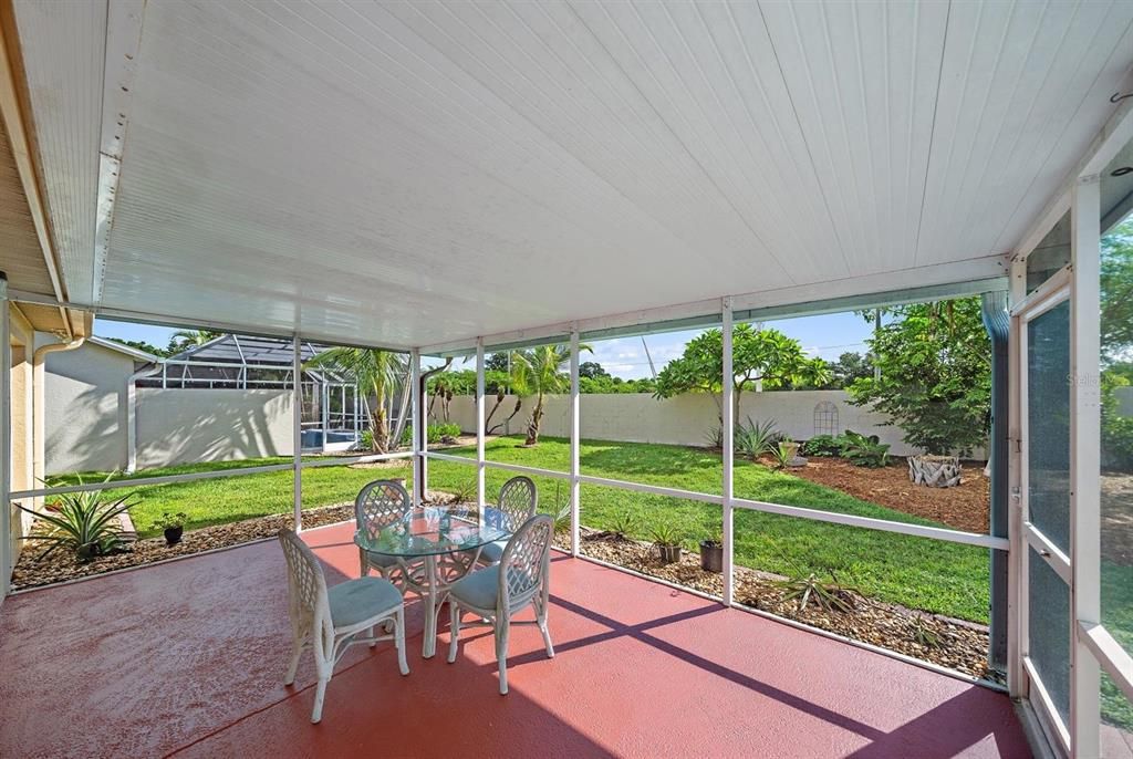 For Sale: $350,000 (2 beds, 2 baths, 1368 Square Feet)