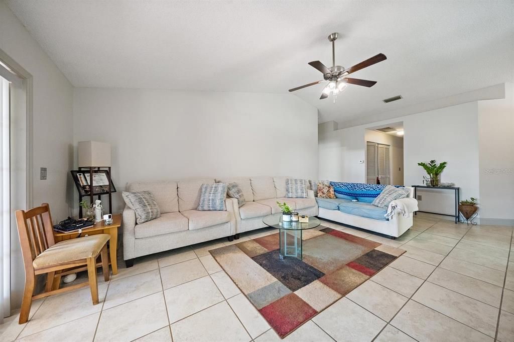 For Sale: $350,000 (2 beds, 2 baths, 1368 Square Feet)