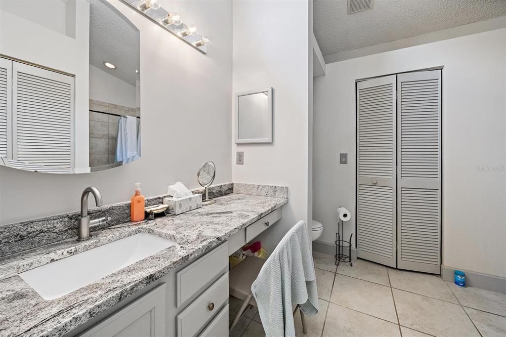 For Sale: $350,000 (2 beds, 2 baths, 1368 Square Feet)