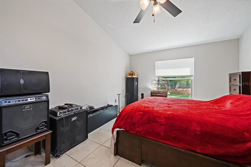 For Sale: $350,000 (2 beds, 2 baths, 1368 Square Feet)