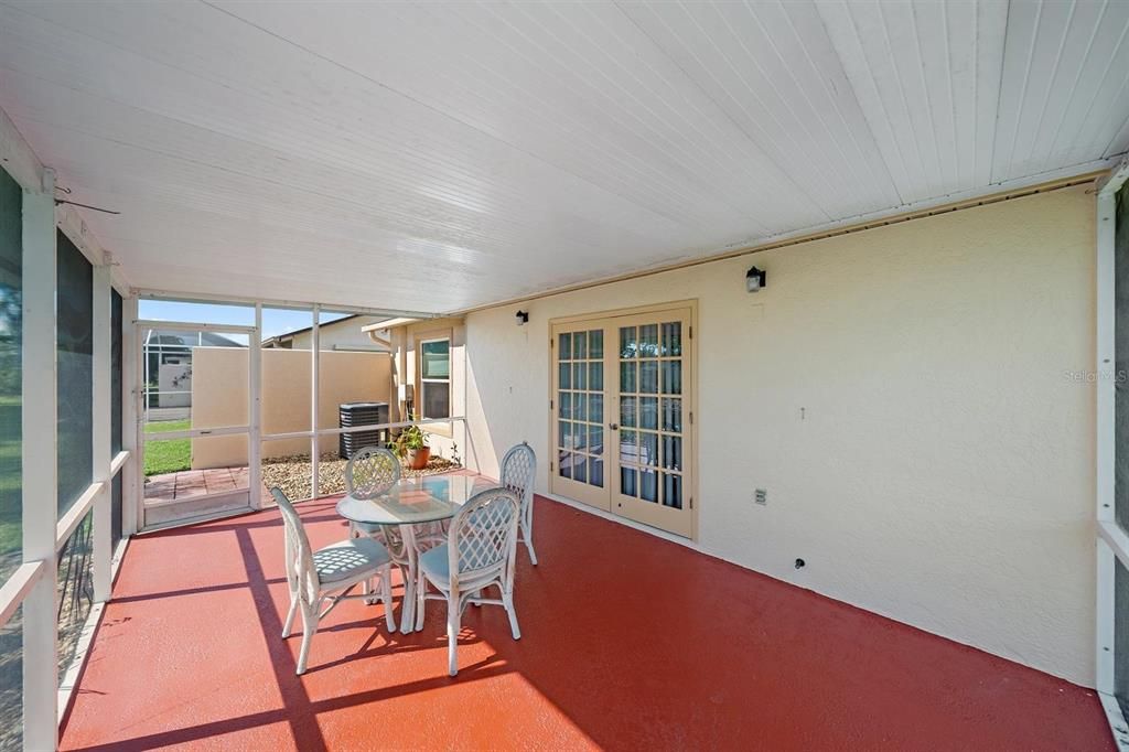 For Sale: $350,000 (2 beds, 2 baths, 1368 Square Feet)