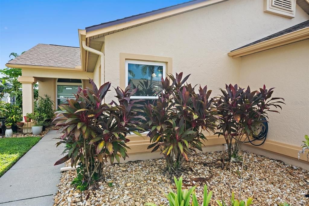 For Sale: $350,000 (2 beds, 2 baths, 1368 Square Feet)