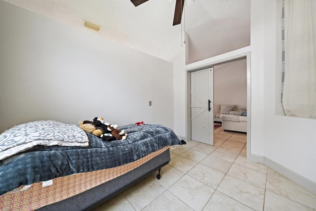 For Sale: $350,000 (2 beds, 2 baths, 1368 Square Feet)