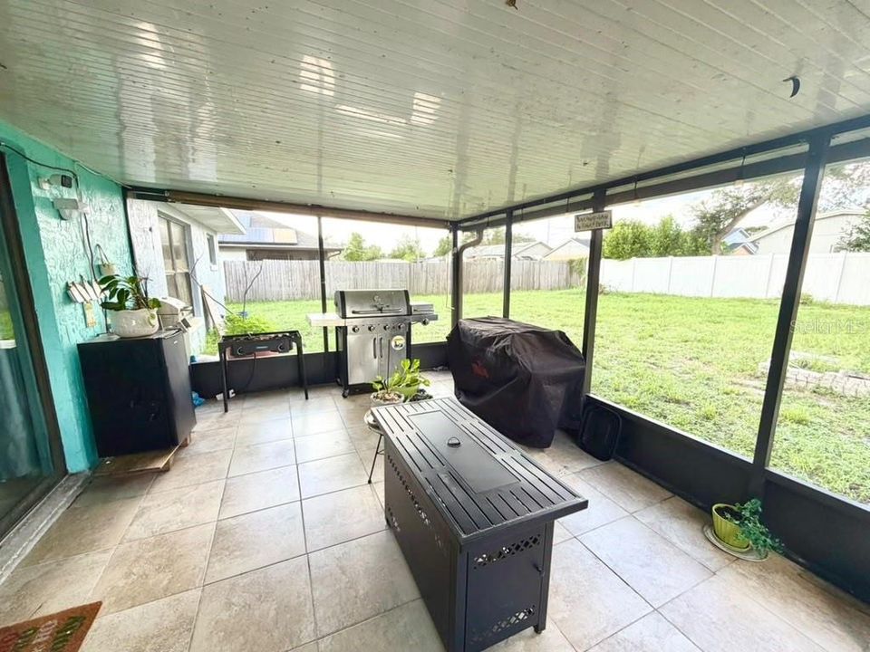En Venta: $299,900 (3 camas, 2 baños, 1302 Pies cuadrados)