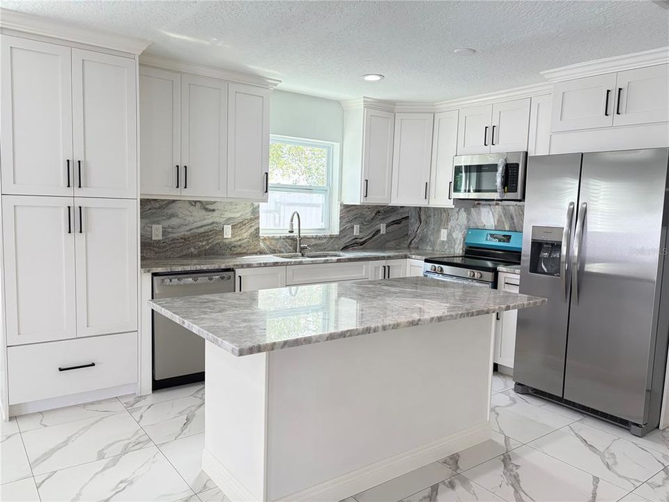 For Sale: $433,000 (3 beds, 2 baths, 1475 Square Feet)