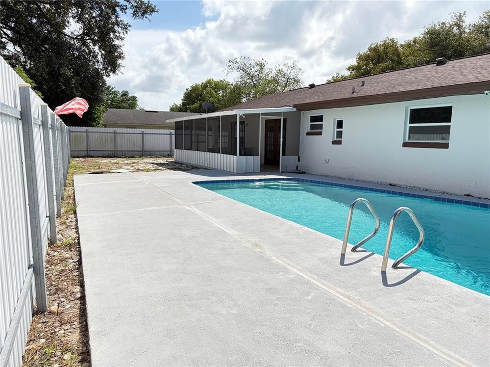 For Sale: $433,000 (3 beds, 2 baths, 1475 Square Feet)