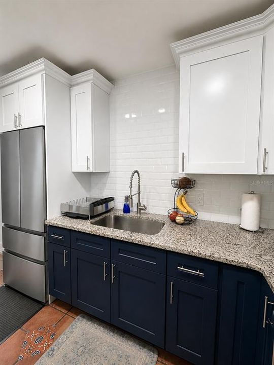 For Sale: $220,000 (1 beds, 1 baths, 588 Square Feet)