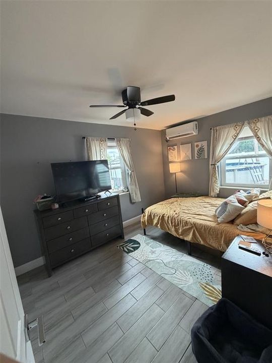 For Sale: $220,000 (1 beds, 1 baths, 588 Square Feet)