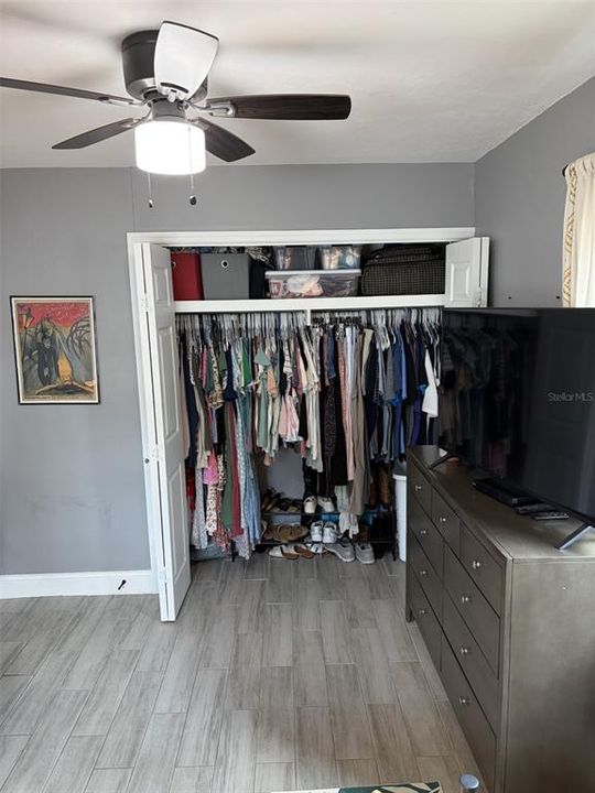 For Sale: $220,000 (1 beds, 1 baths, 588 Square Feet)