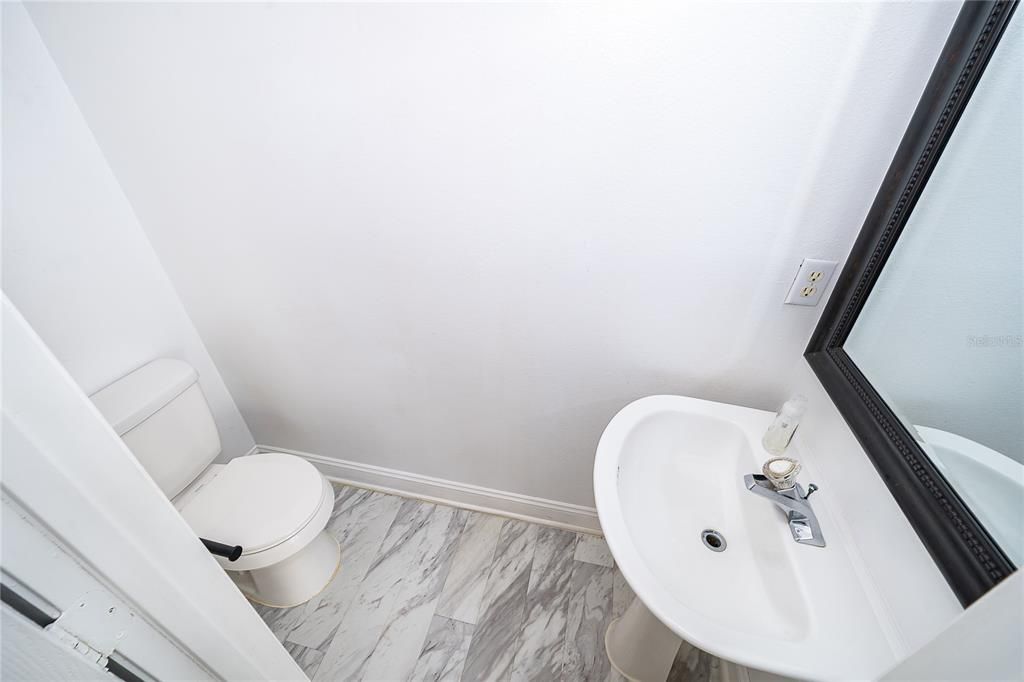 En Venta: $549,900 (5 camas, 2 baños, 2920 Pies cuadrados)