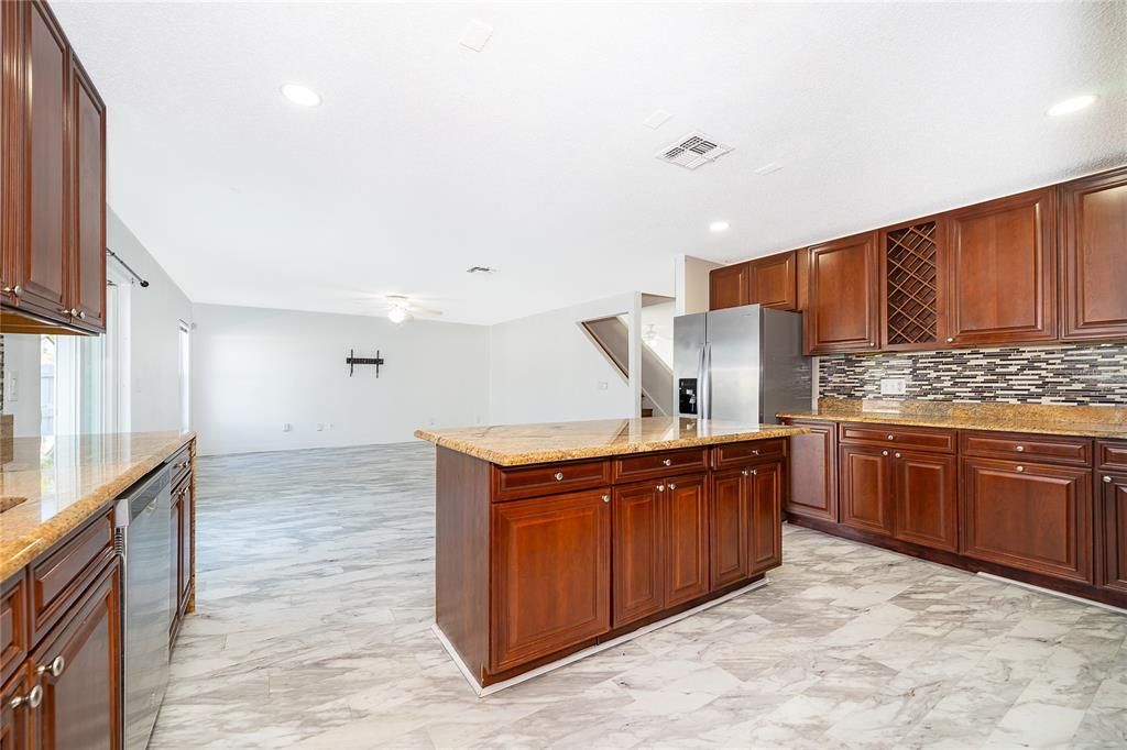 En Venta: $549,900 (5 camas, 2 baños, 2920 Pies cuadrados)