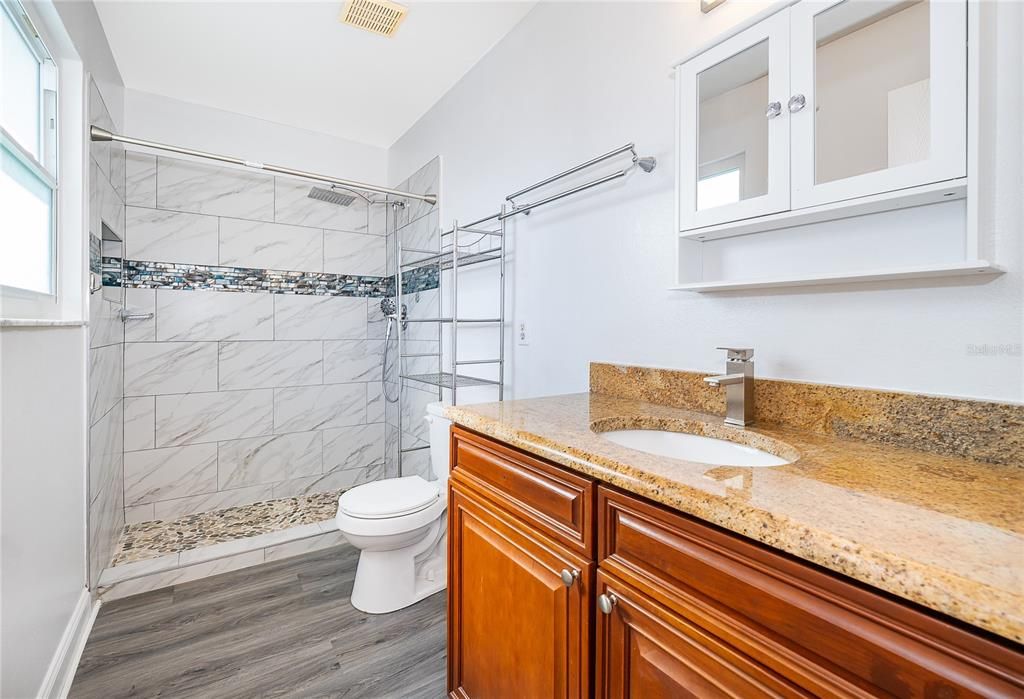 En Venta: $549,900 (5 camas, 2 baños, 2920 Pies cuadrados)