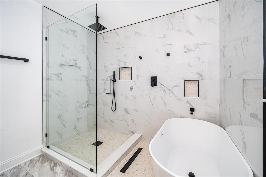 En Venta: $549,900 (5 camas, 2 baños, 2920 Pies cuadrados)