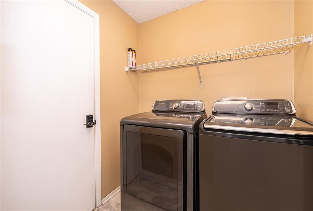 En Venta: $549,900 (5 camas, 2 baños, 2920 Pies cuadrados)