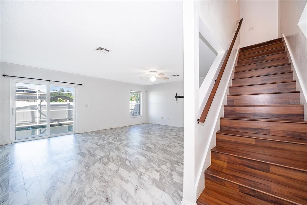 En Venta: $549,900 (5 camas, 2 baños, 2920 Pies cuadrados)
