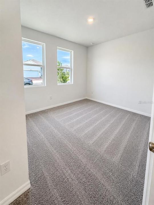 For Sale: $334,990 (4 beds, 2 baths, 1900 Square Feet)