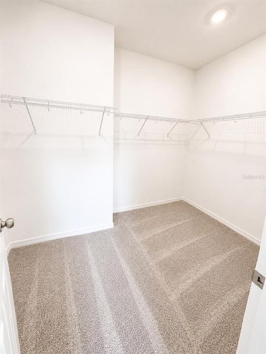 For Sale: $334,990 (4 beds, 2 baths, 1900 Square Feet)