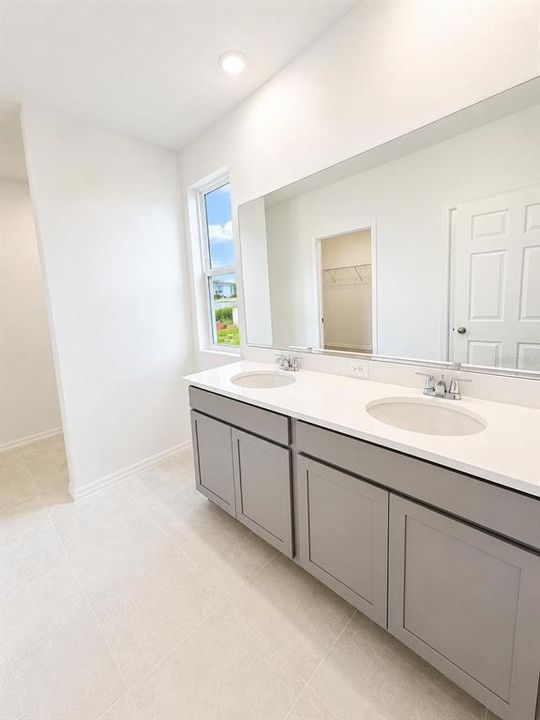 For Sale: $334,990 (4 beds, 2 baths, 1900 Square Feet)