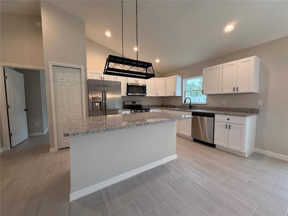For Sale: $299,900 (4 beds, 2 baths, 1683 Square Feet)