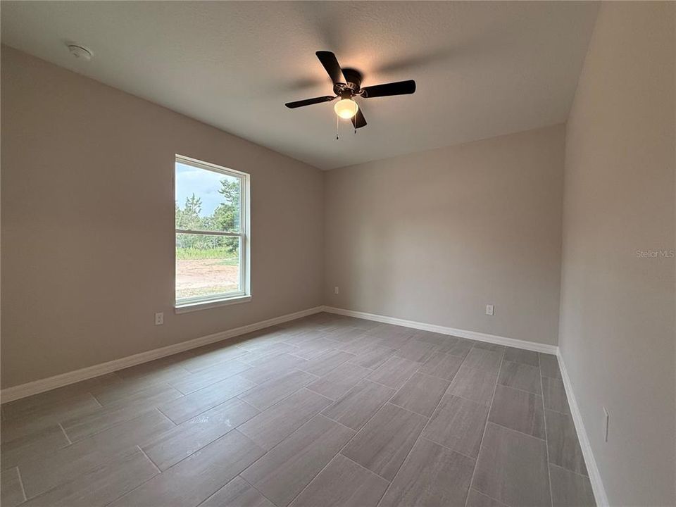 For Sale: $299,900 (4 beds, 2 baths, 1683 Square Feet)