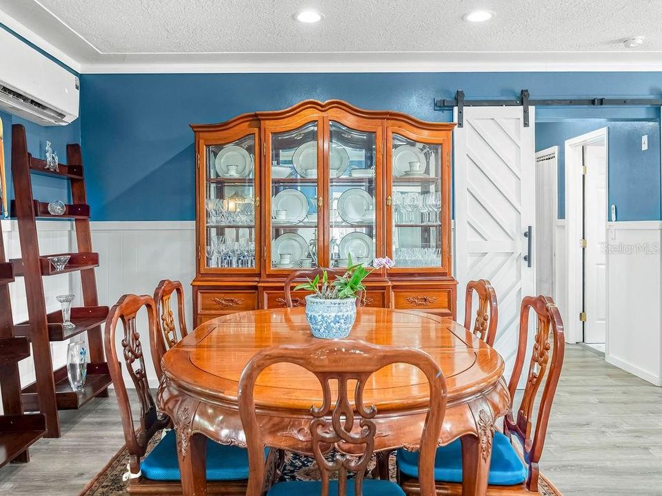For Sale: $659,000 (3 beds, 2 baths, 1669 Square Feet)