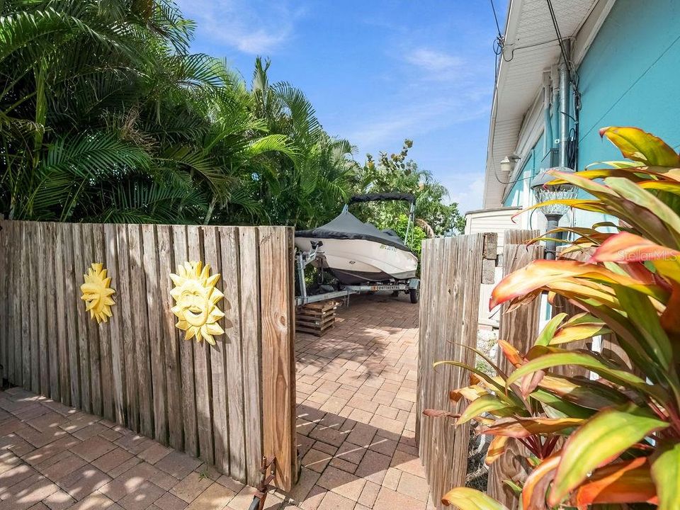 For Sale: $659,000 (3 beds, 2 baths, 1669 Square Feet)