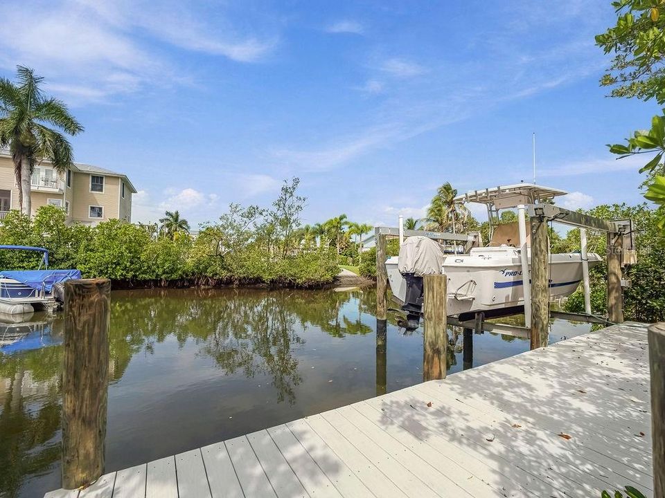 For Sale: $659,000 (3 beds, 2 baths, 1669 Square Feet)