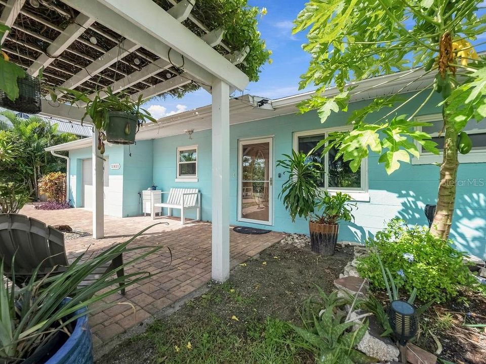 For Sale: $659,000 (3 beds, 2 baths, 1669 Square Feet)