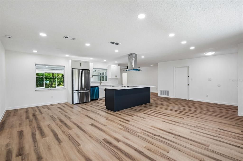 For Sale: $474,900 (3 beds, 2 baths, 1706 Square Feet)