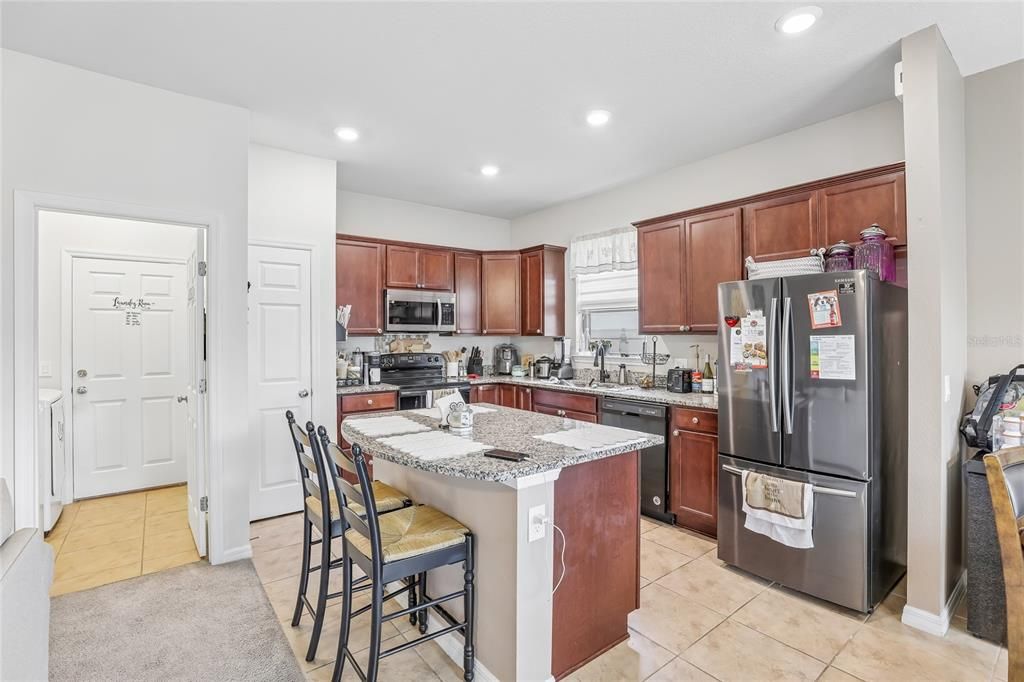 На продажу: $339,900 (3 спален, 2 ванн, 1341 Квадратных фут)