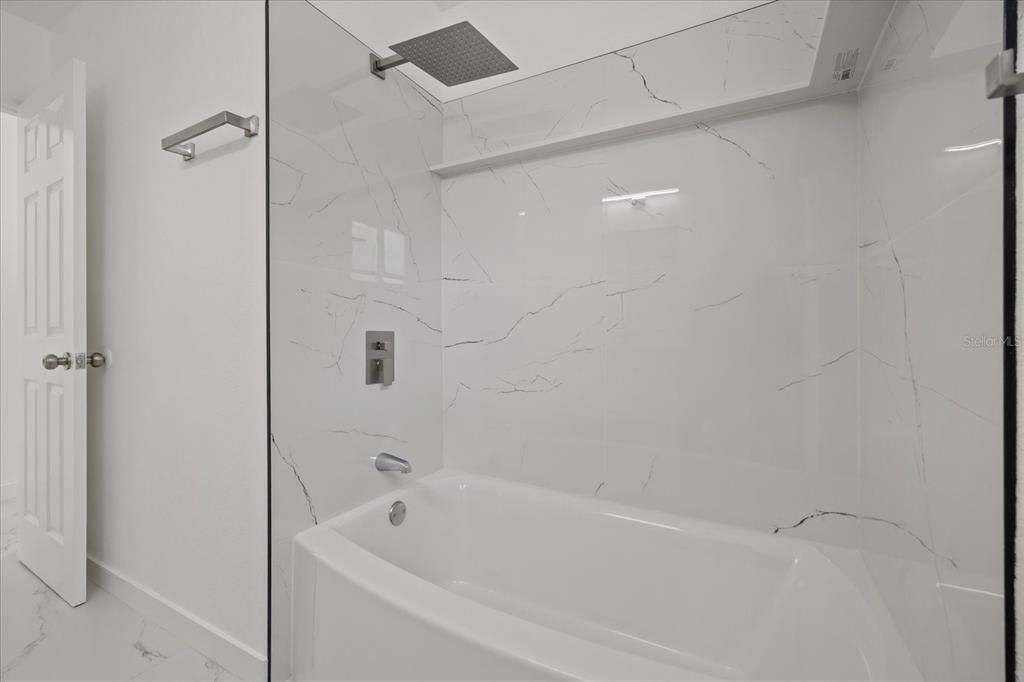 En Venta: $410,000 (4 camas, 2 baños, 1540 Pies cuadrados)