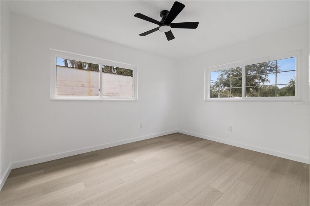 En Venta: $410,000 (4 camas, 2 baños, 1540 Pies cuadrados)