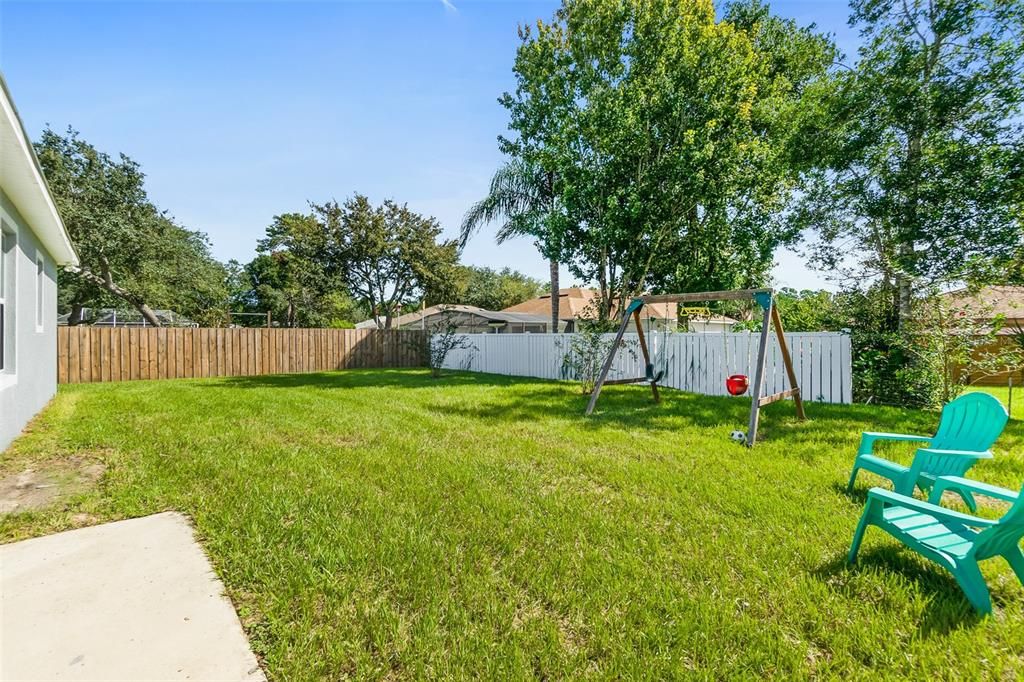For Sale: $339,900 (4 beds, 2 baths, 1878 Square Feet)
