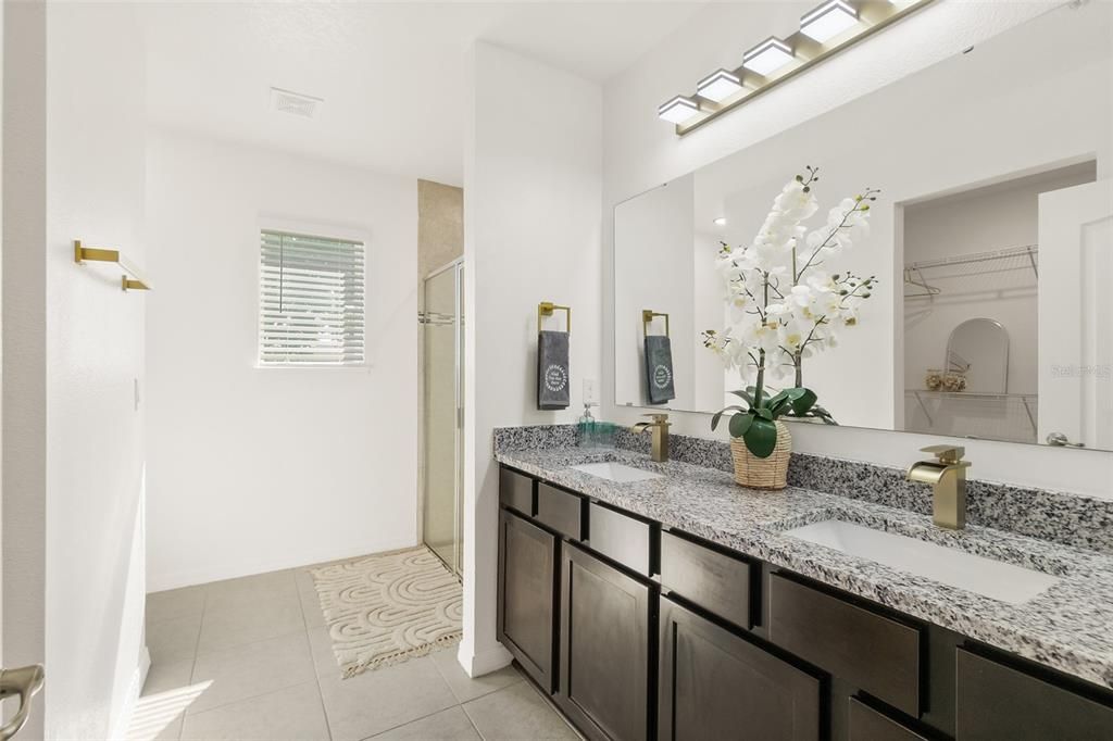 For Sale: $339,900 (4 beds, 2 baths, 1878 Square Feet)