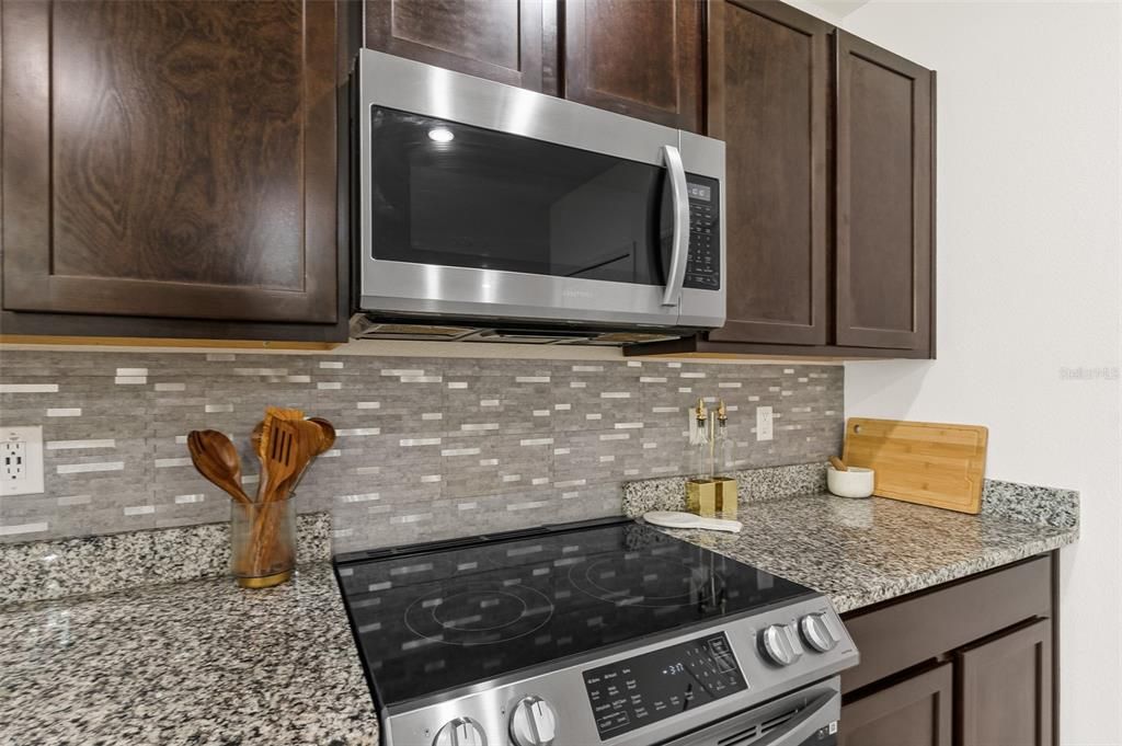 For Sale: $339,900 (4 beds, 2 baths, 1878 Square Feet)