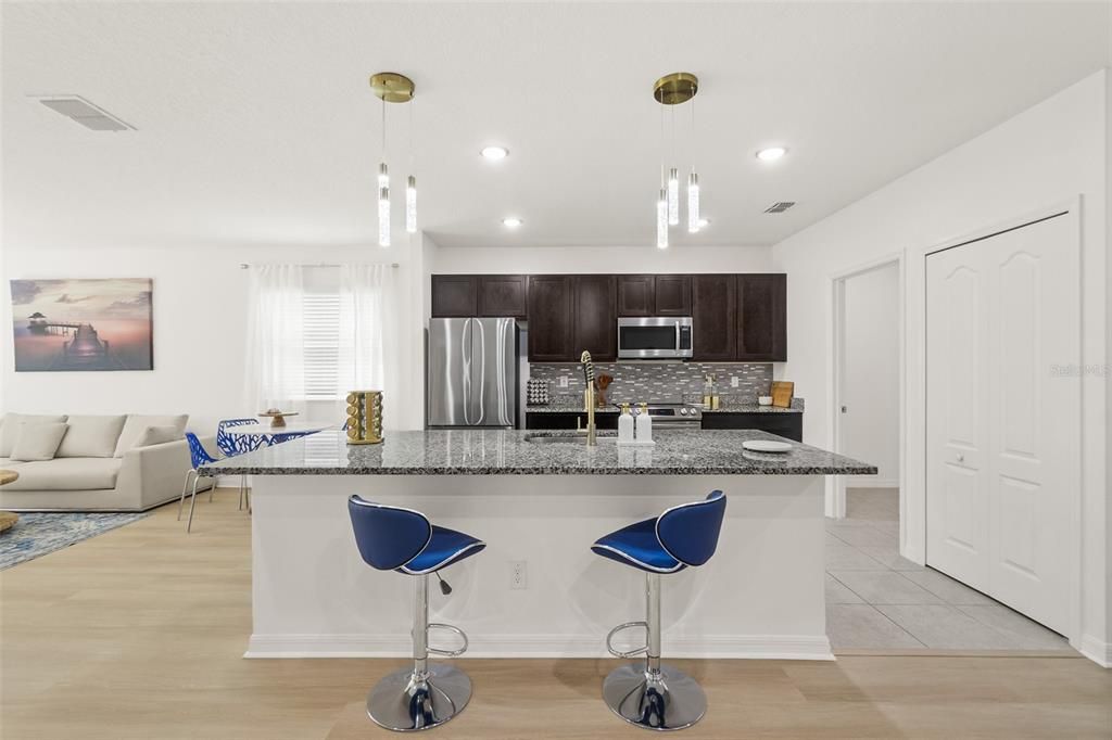 For Sale: $339,900 (4 beds, 2 baths, 1878 Square Feet)