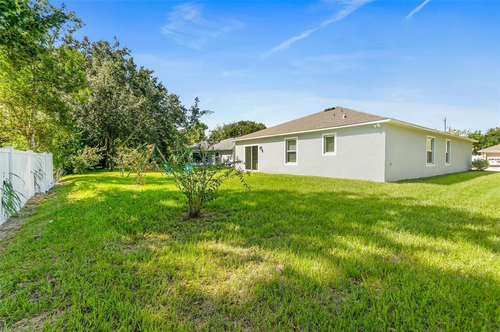 For Sale: $339,900 (4 beds, 2 baths, 1878 Square Feet)