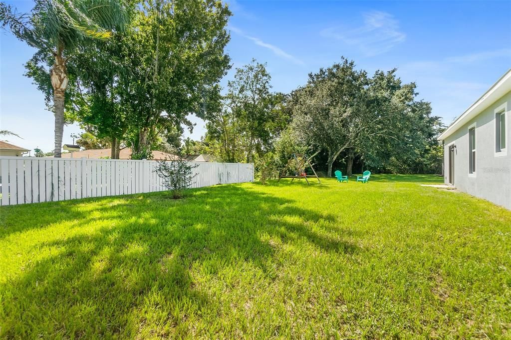 For Sale: $339,900 (4 beds, 2 baths, 1878 Square Feet)