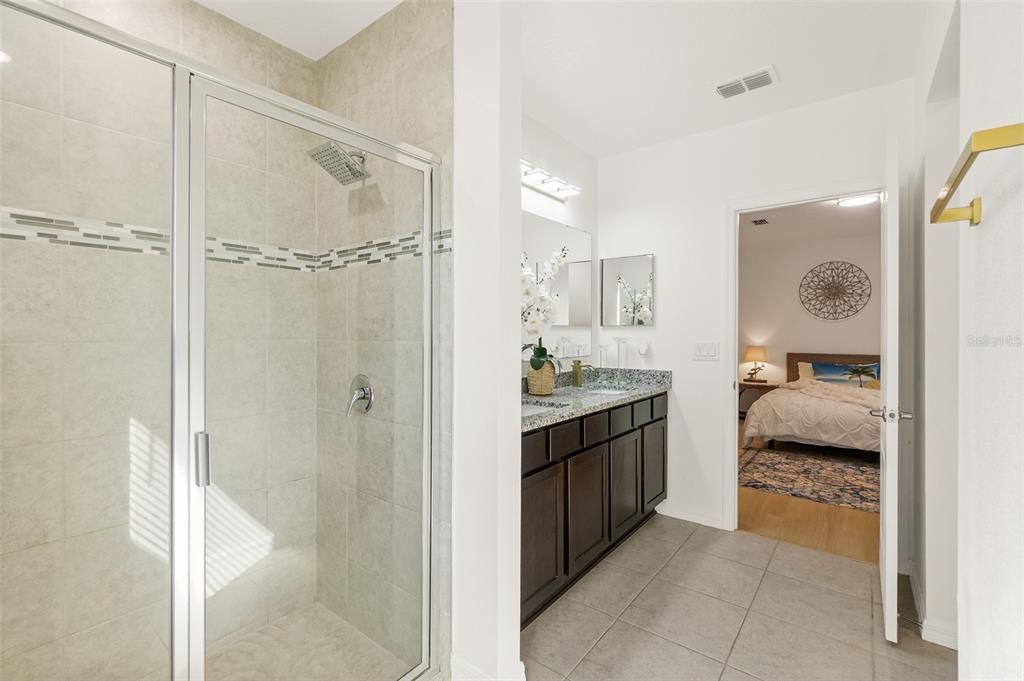 For Sale: $339,900 (4 beds, 2 baths, 1878 Square Feet)