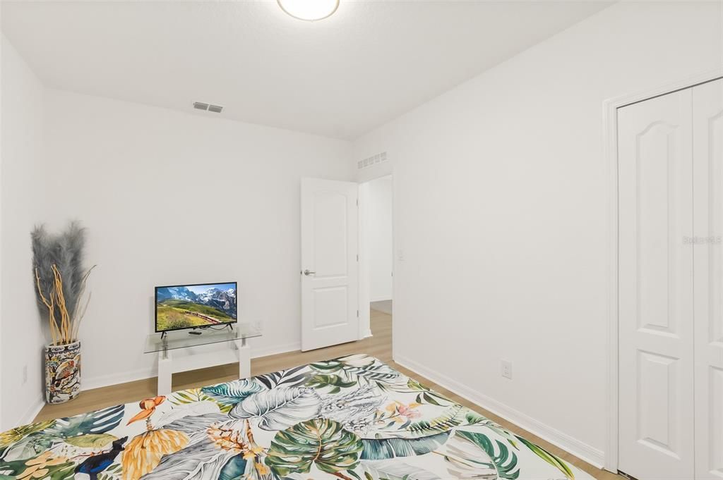 For Sale: $339,900 (4 beds, 2 baths, 1878 Square Feet)